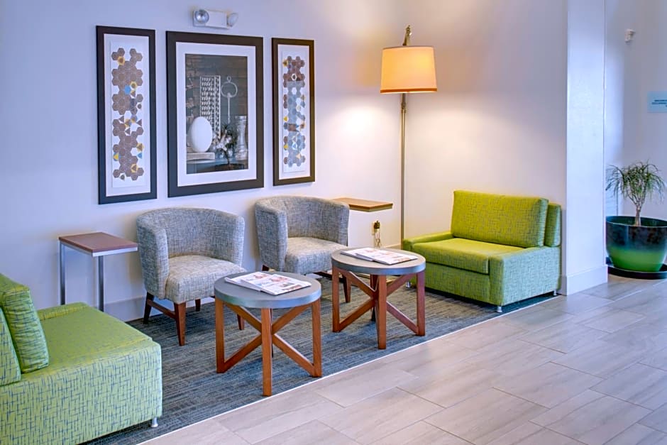 Holiday Inn Express Hotel & Suites Chickasha By IHG