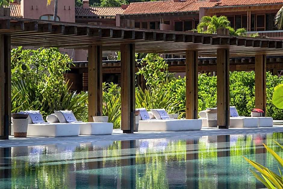 El Careyes Club & Residences