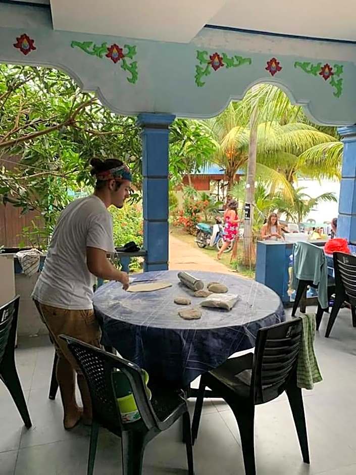 Ella's Place Salang Tioman