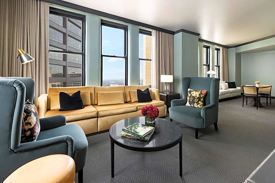 The Candler Hotel Atlanta, Curio Collection by Hilton