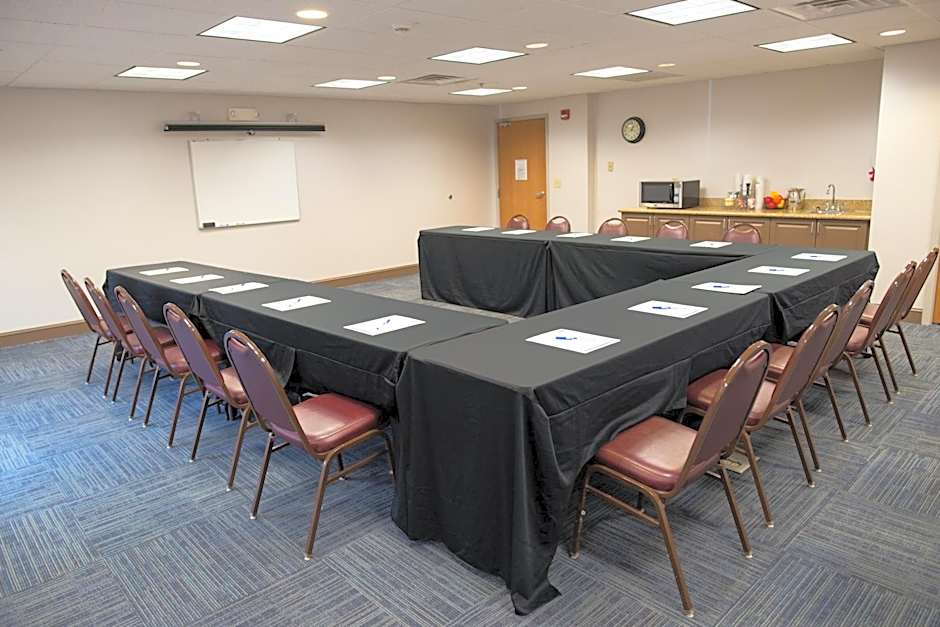 Holiday Inn Express Hotel & Suites Chanhassen By IHG