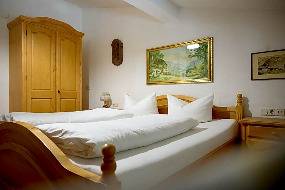 Alt Montafon Hotel Appartements by Pferd auf Wolke