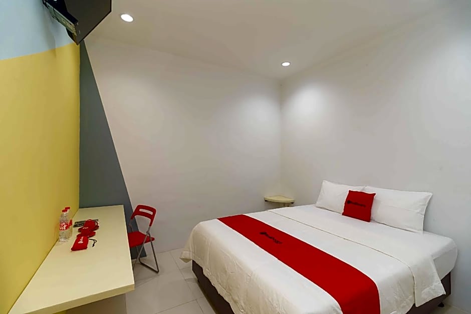 RedDoorz @ Taman Galaxy Bekasi