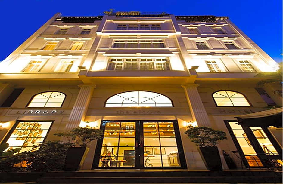 The Alcove Library Hotel