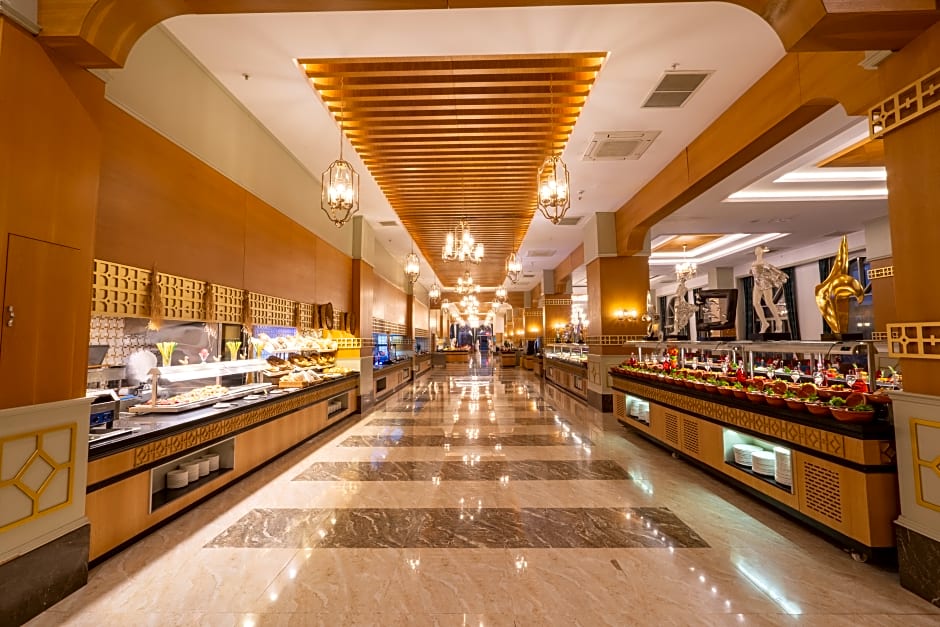 J'Adore Deluxe Hotel & Spa