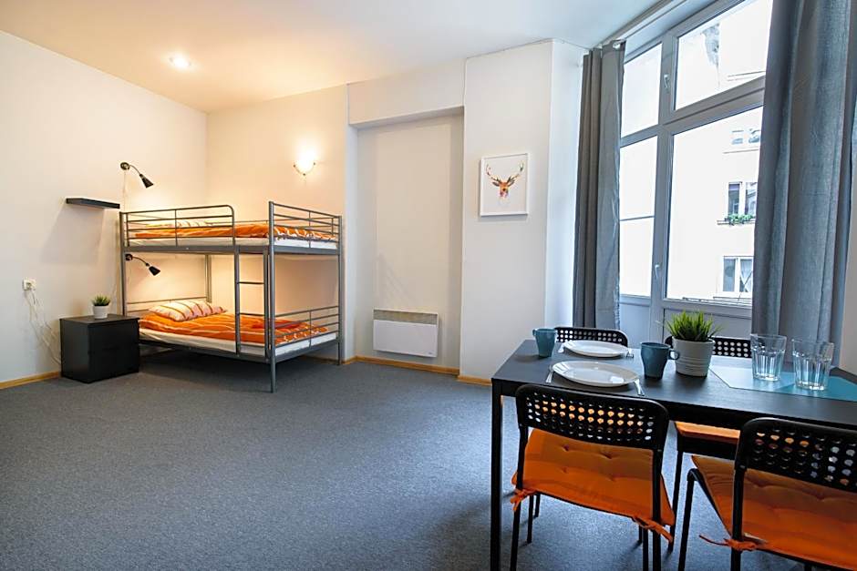 Constitution Square Rooms