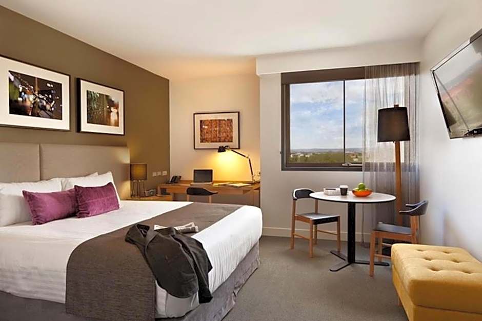 East Hotel and Apartments