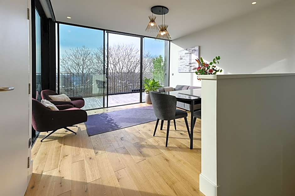 12A, Luxury & Unique, Cinema, Terrace, Stunning View, Central Location!