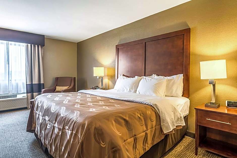 Quality Inn & Suites Salem near I-57