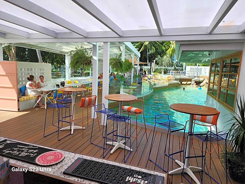 Ocean International Hotel