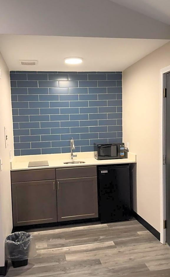 Days Inn by Wyndham Port Huron