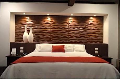 King Suite with City View - Non-smoking