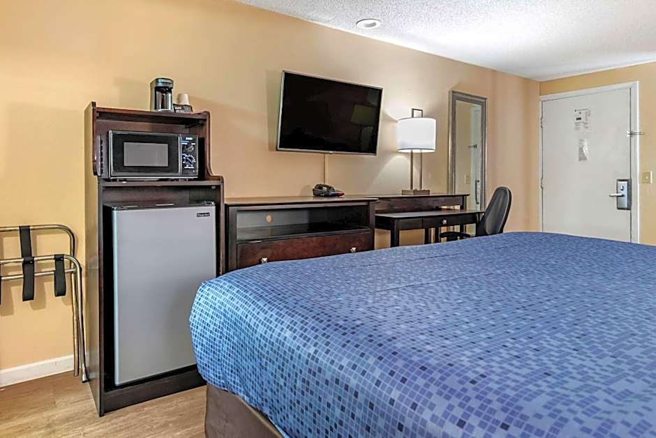 Econo Lodge Oxford near Choccolocco Park