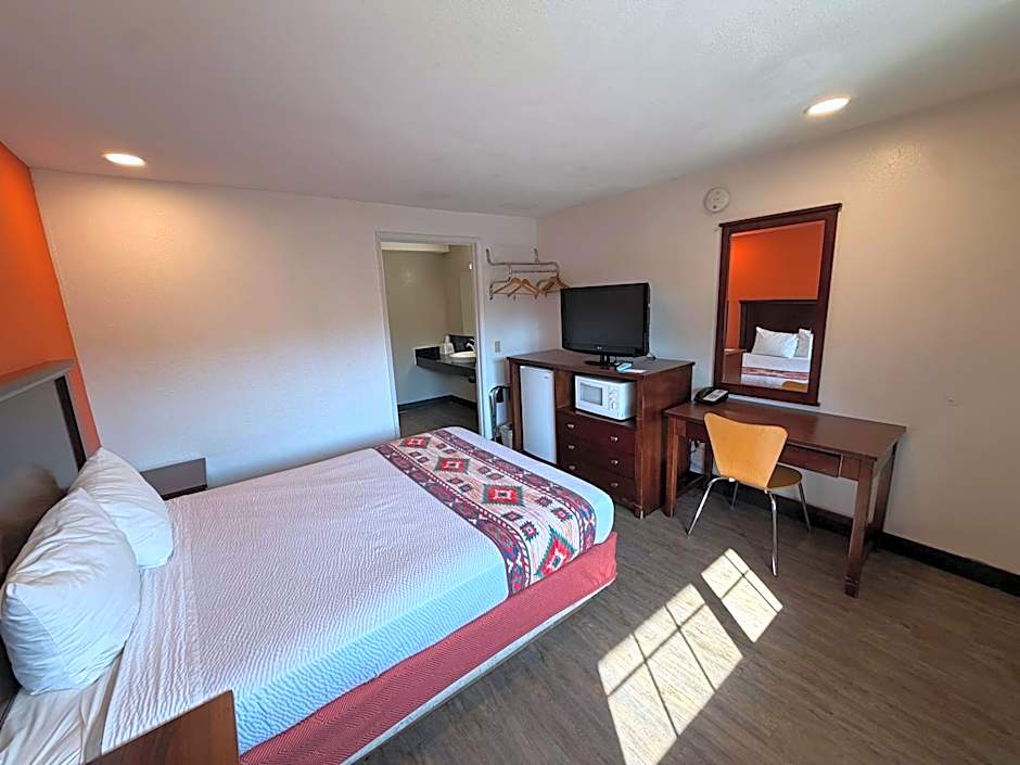 Motel 6 Pendleton, OR - West