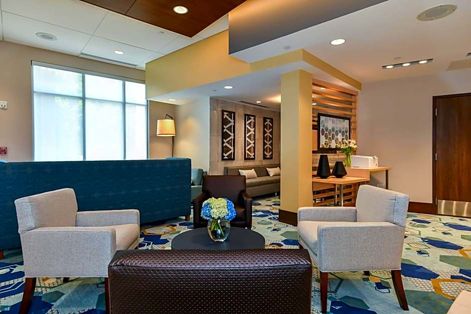 Holiday Inn Express & Suites Charlotte - Ballantyne by IHG