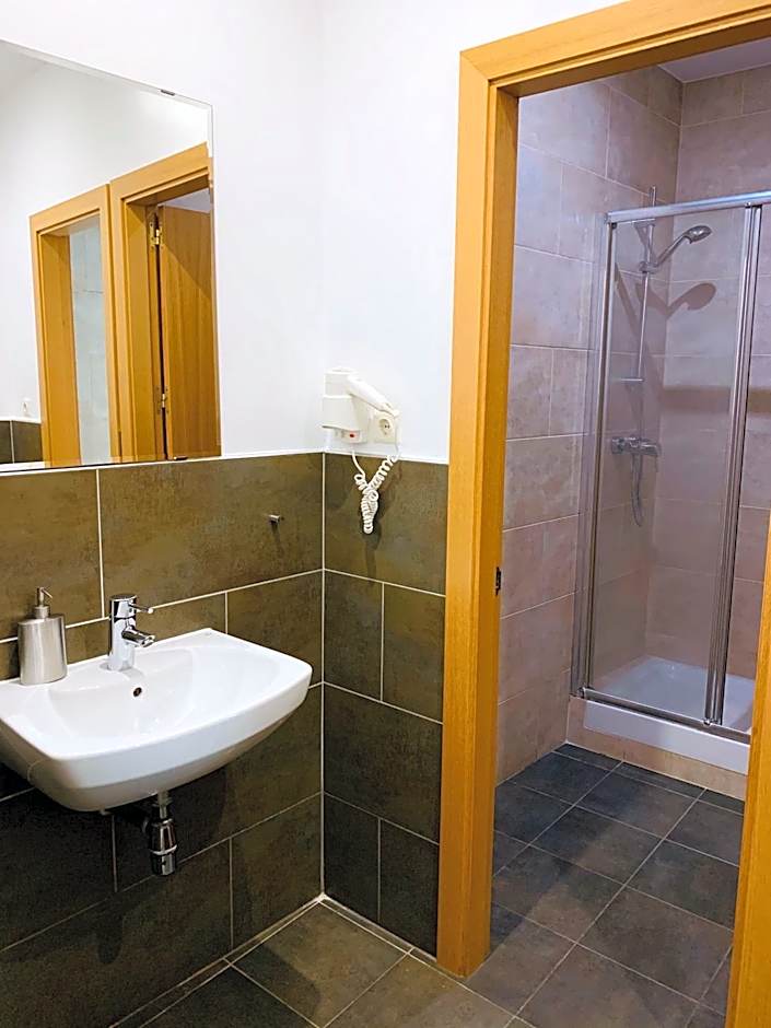 Super Balmes Guest House