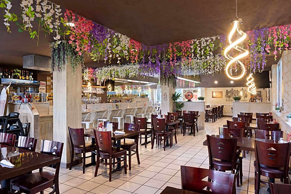 Travelodge by Wyndham Monterey Bay