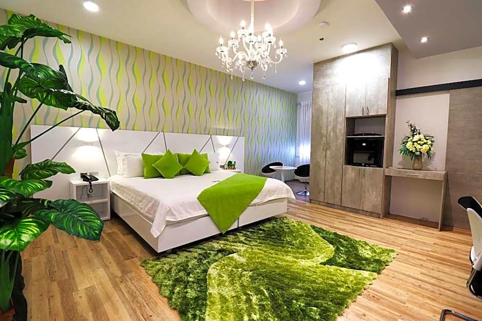 LUMA PLAZA HOTEL