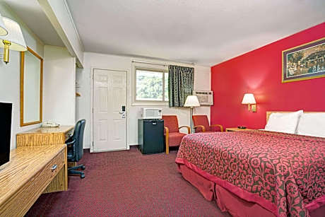 1 Queen Bed, Non-Smoking
