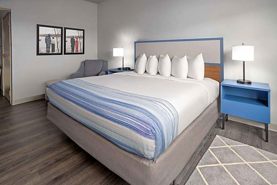 AmericInn by Wyndham Iron Mountain