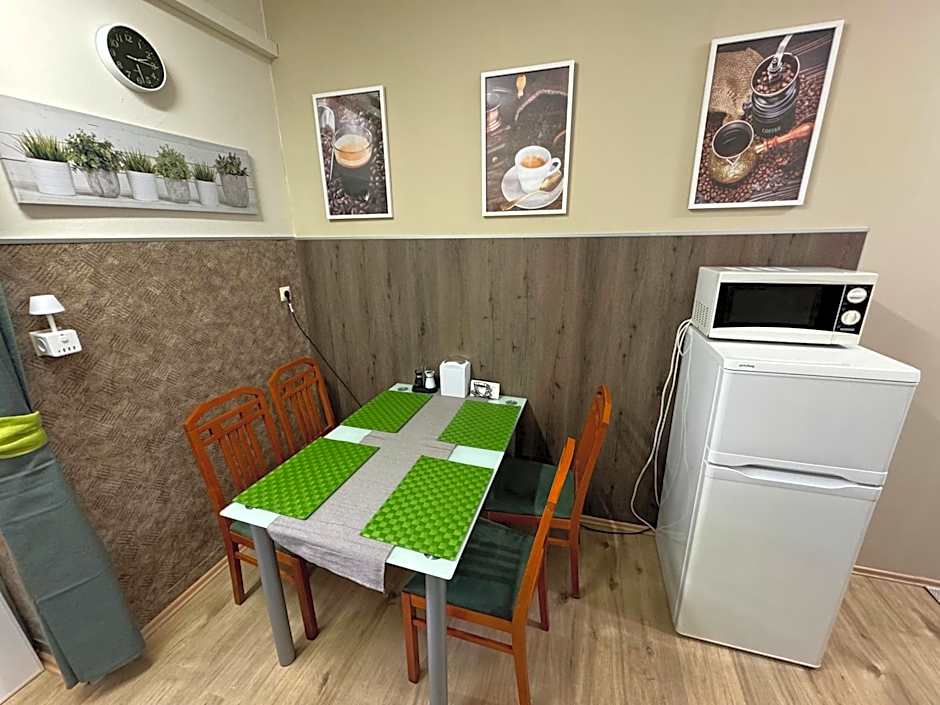 Jázmin panzió bőséges reggelivel közös konyhával a centrumban