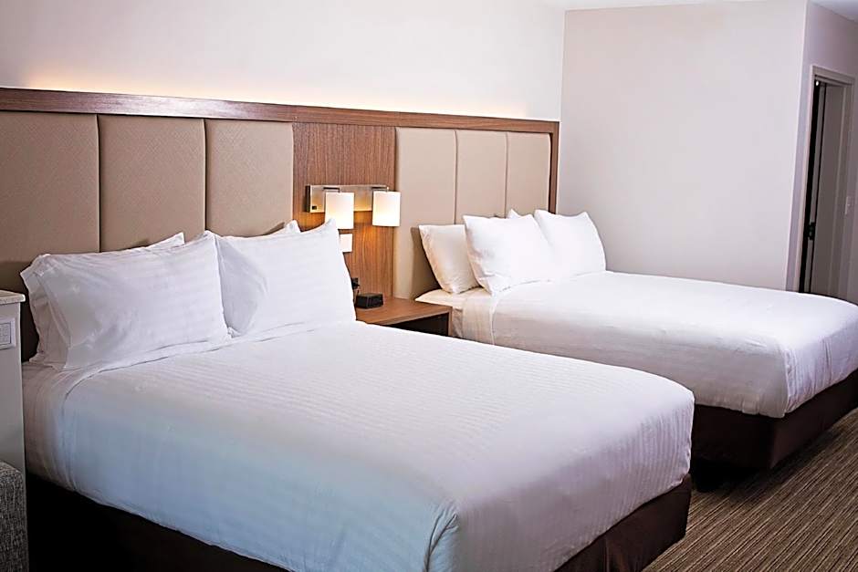 Holiday Inn Express & Suites Greenwood North By IHG