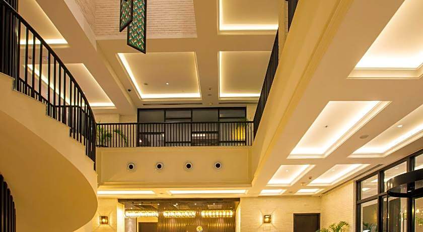 Lemon Tree Premier City Center Pune