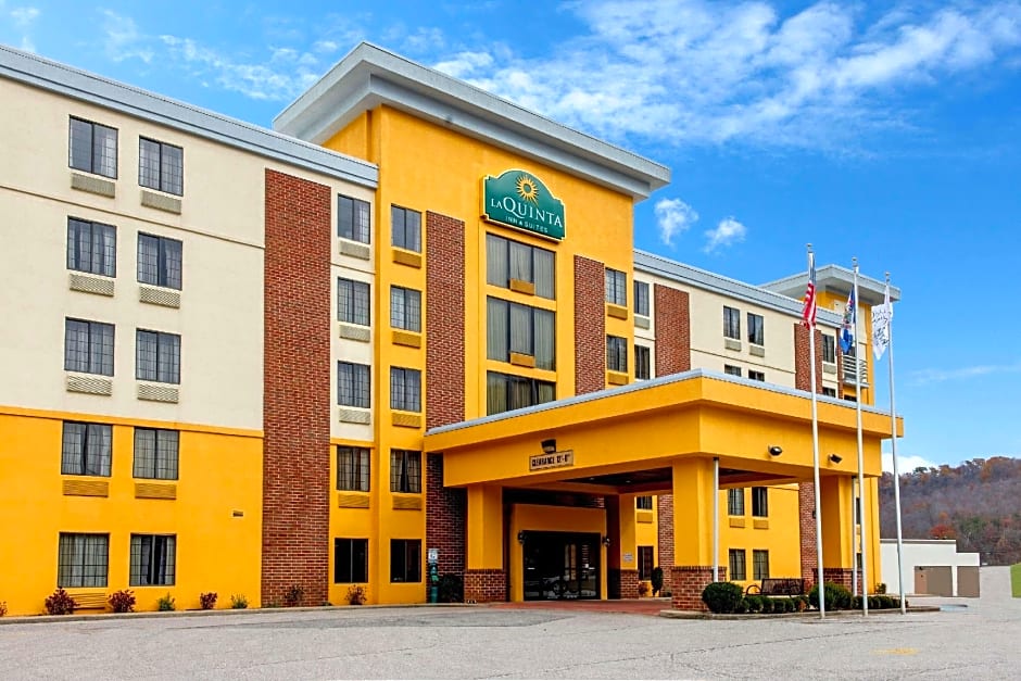 La Quinta Inn & Suites by Wyndham Elkview