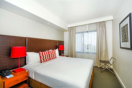Double or Twin Room with City View - Weekly Housekeeping