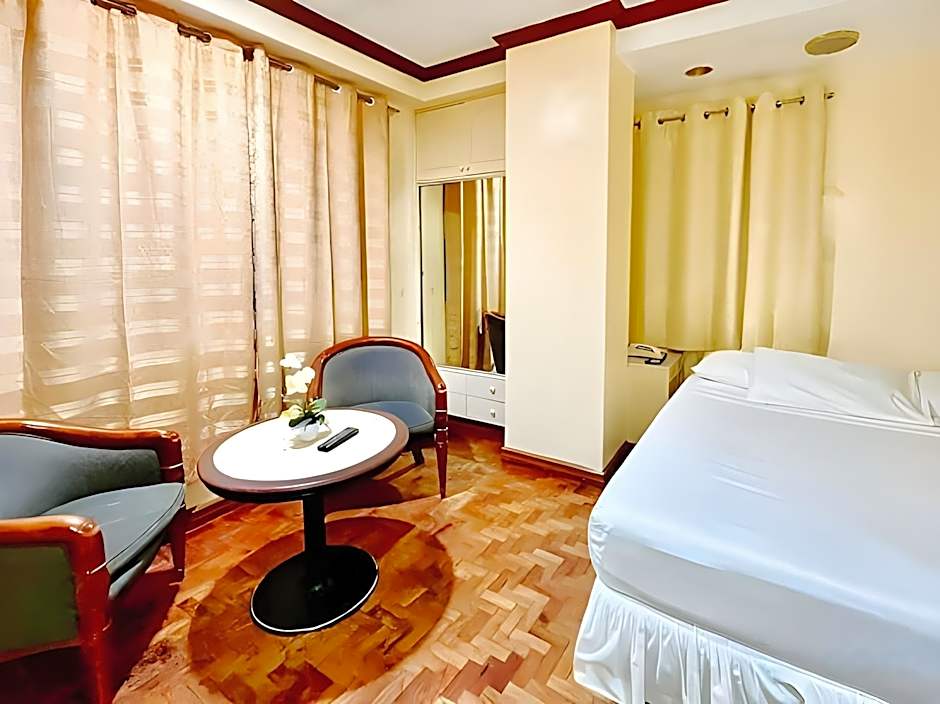 RedDoorz @ Tondaligan Beach Hotel