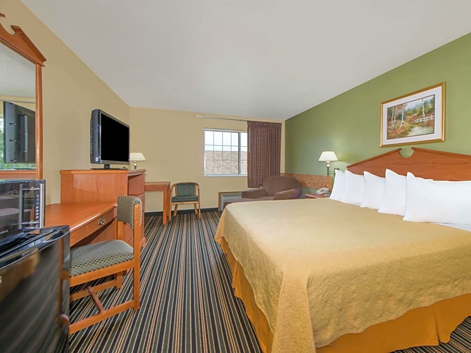 Days Inn Ottumwa – Ottumwa, IA
