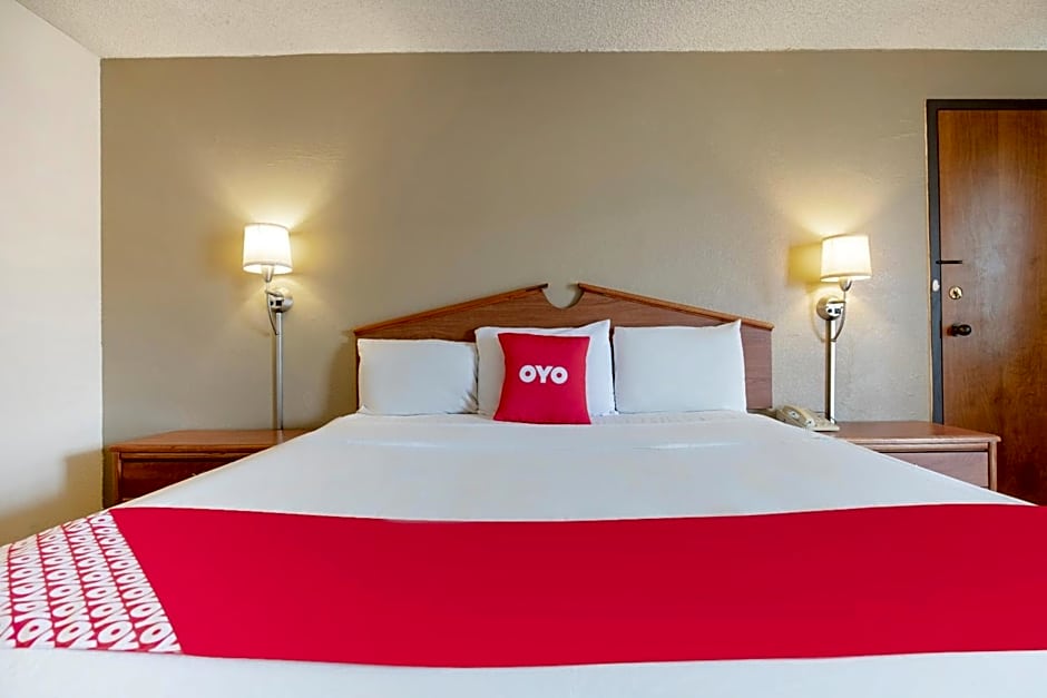 OYO Hotel Tulsa International Airport