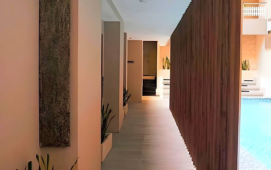 THE RIVAVI LEGIAN