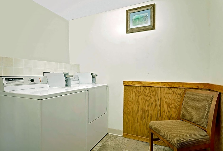 Super 8 by Wyndham Belgrade/Bozeman Airport