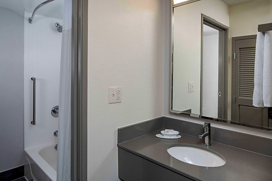 Courtyard by Marriott Covington / Mandeville