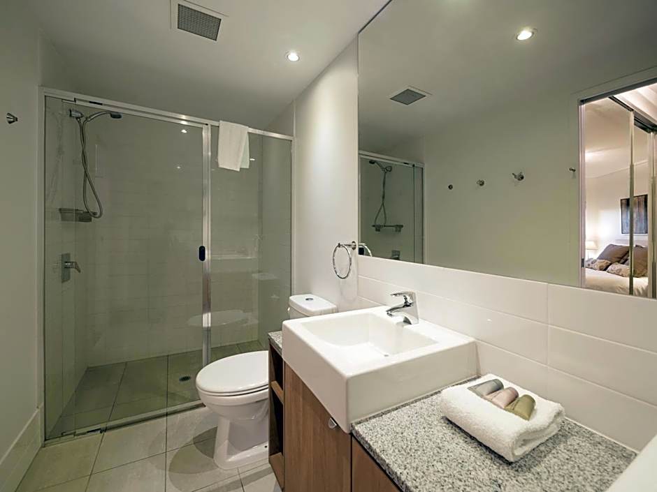 Oaks Brisbane Aurora Suites