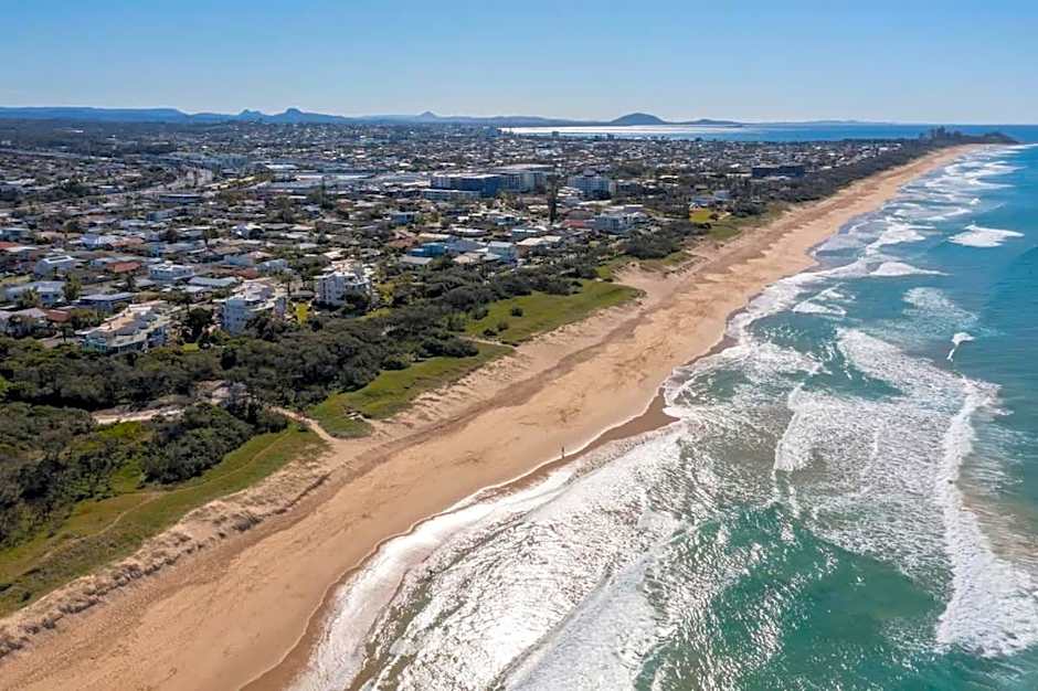 Surfside at Buddina with Direct Beach Access