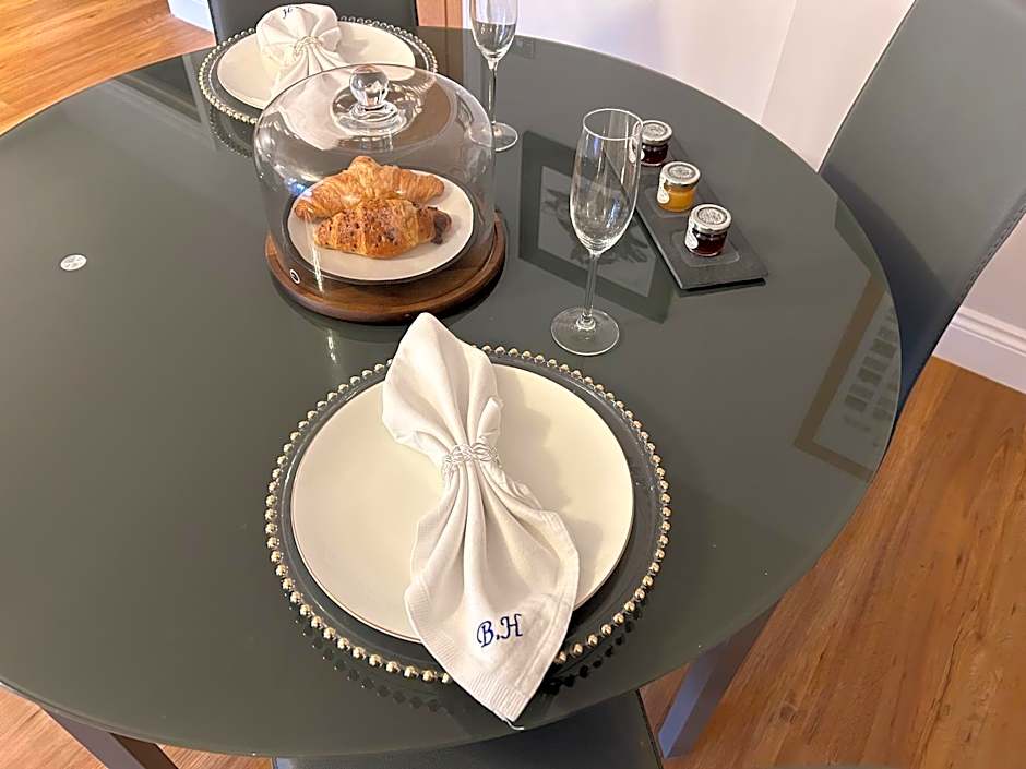 Stansted Airport Stay, Parking and Luxury Suite