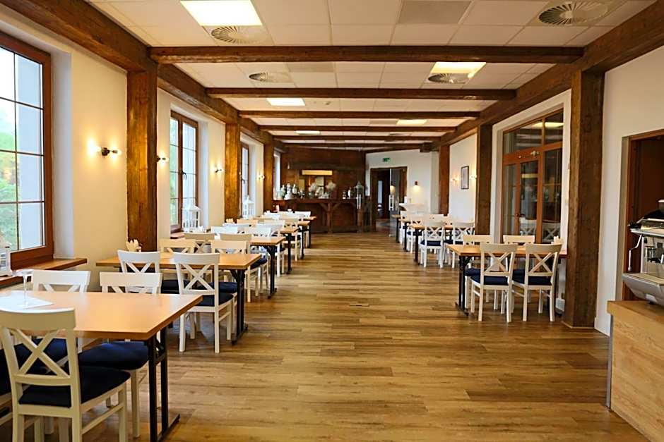 HOTEL CICHA WODA NIEPORĘT