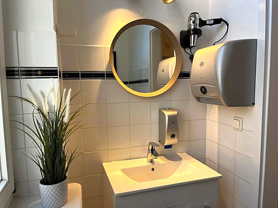 Blue Doors Hostel Altstadt