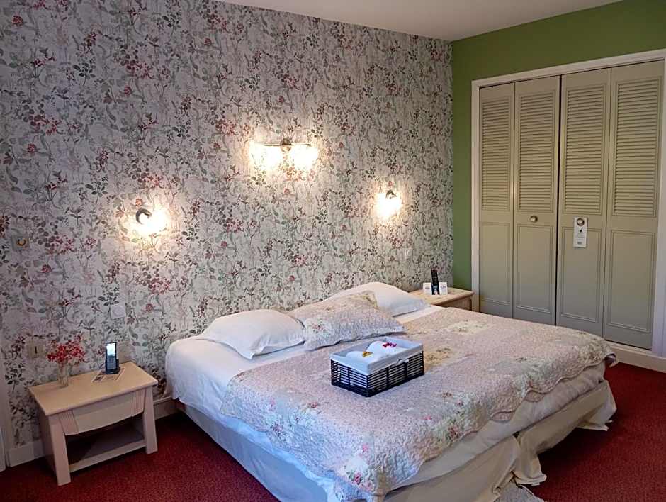 Logis Hôtel Restaurant La Vieille Auberge, Art and Gallery