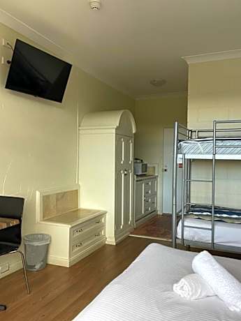 Standard Queen Room
