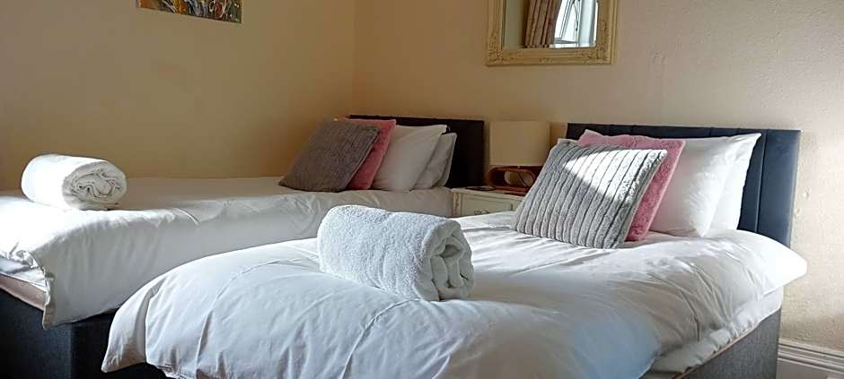 2 Beds — 6 fotoğraftan 1. fotoğraf