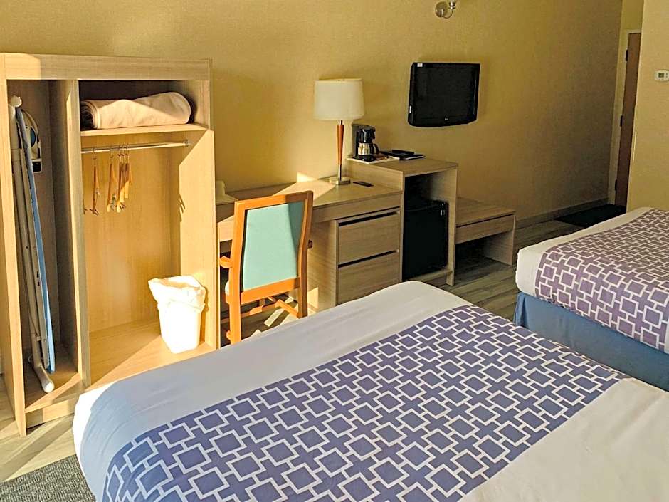 Econo Lodge Quebec Airport