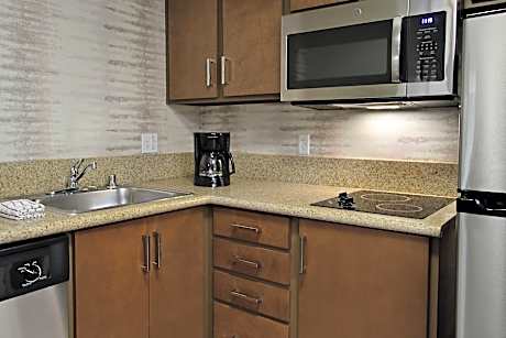 Suite, 1 Bedroom (Hearing Accessible) (1 Queen Bed and 1 Double Sofa Bed)