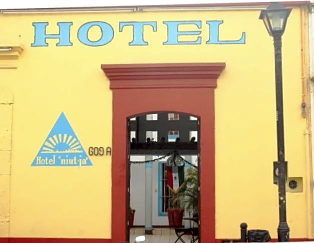 HOTEL NIUT-JA