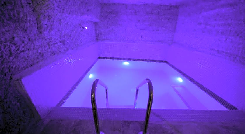 Travel Inn Cave Hotel