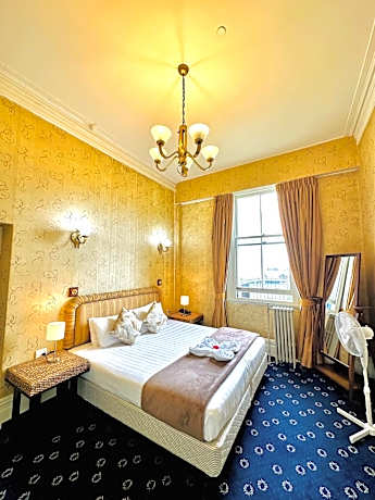 One-Bedroom Suite with Harbor View