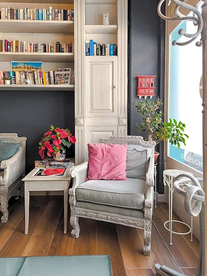 D Townhouse Boutique Suites