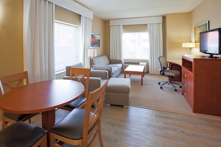 Holiday Inn Hotel & Suites Maple Grove Northwest Minneapolis-Arbor Lakes, an IHG Hotel